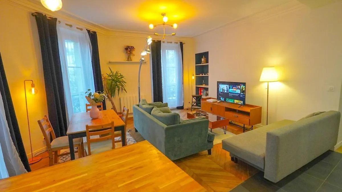 6 Chic Spacious Flat Moulin Rouge Paris 0*,  France
