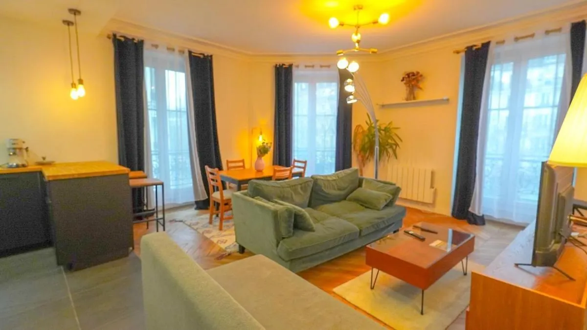 Апартаменты 6 Chic Spacious Flat Moulin Rouge Париж Франция