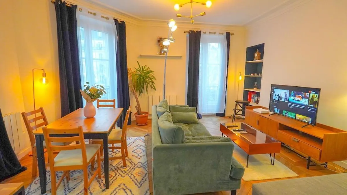 6 Chic Spacious Flat Moulin Rouge location